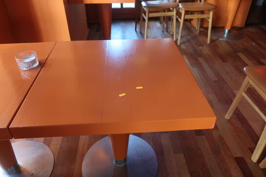 Cafébord i massiv eg (malet)