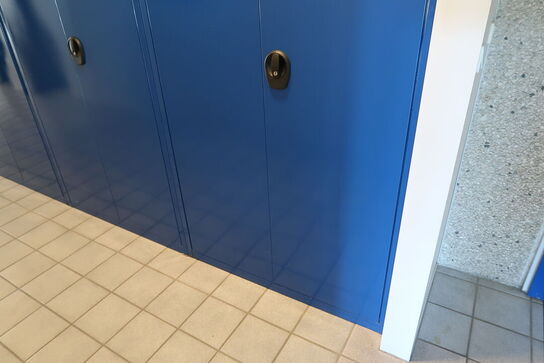 Stålskab uden indhold