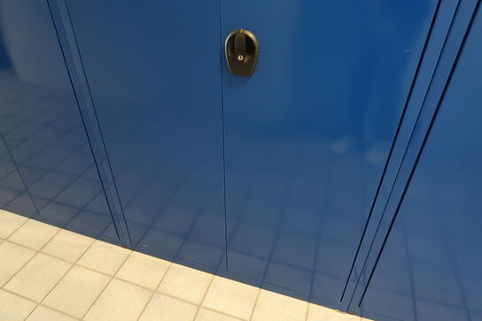 Stålskab uden indhold