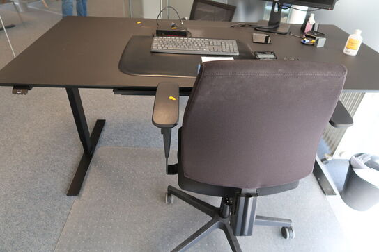 El. hæve/sænke skrivebord DENCON, kontorstol samt stol