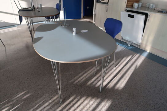 4 stk. kantineborde med 21 stk. stabelstole PHOENIX