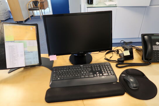 El. hæve/sænke skrivebord, computerskærm, computer, kontorstol m.m.