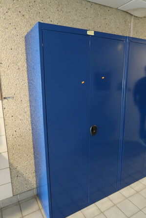 Stålskab uden indhold