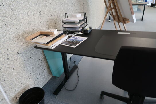 El. hæve/sænke skrivebord DENCO med kontorstol