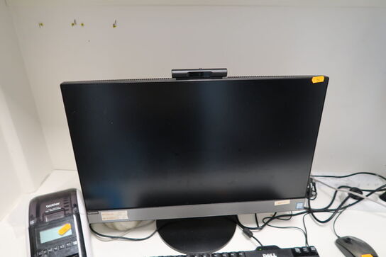 All in one computer LENOVO V530-24ICB AIO, labelprinter BROTHER m.m.