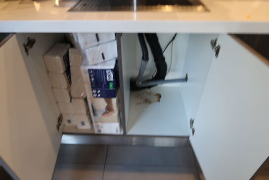 Disk med indhold (sodavandsdispenser medfølger)