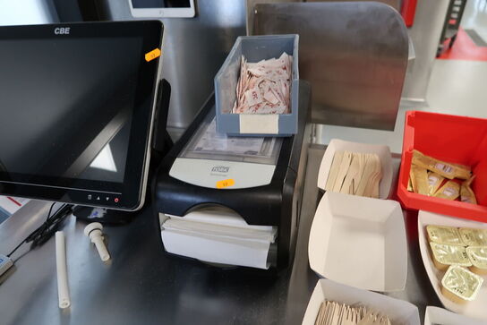 Kasseapparat CBE, computerskærm VIEWSONIC, betjeningspanel m.m.