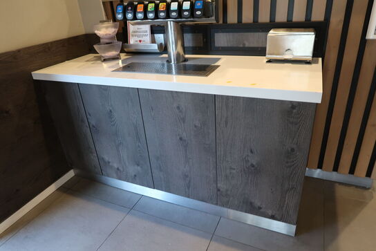 Disk med indhold (sodavandsdispenser medfølger)