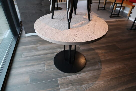 2 stk. borde med 8 stk. stole