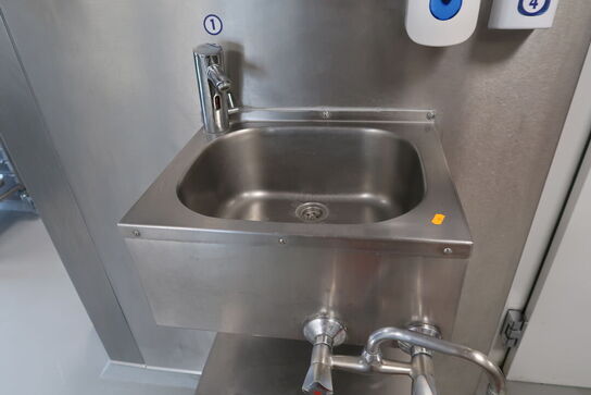 Håndvaskestation, papirdispenser, sæbedispenser