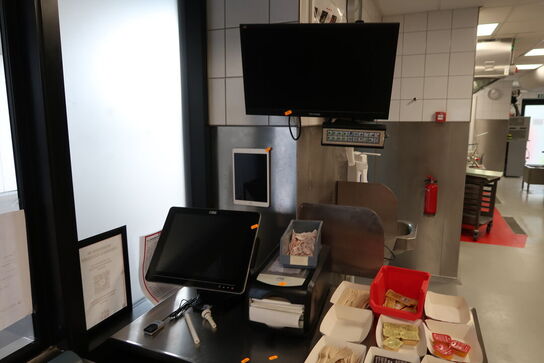 Kasseapparat CBE, computerskærm VIEWSONIC, betjeningspanel m.m.