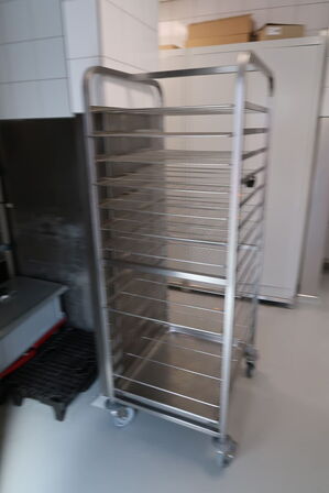 Stikvogn med indhold