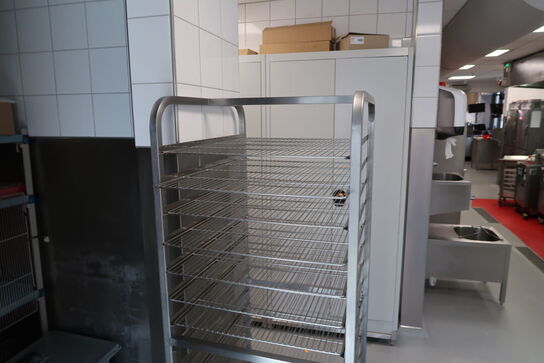 Stikvogn med indhold