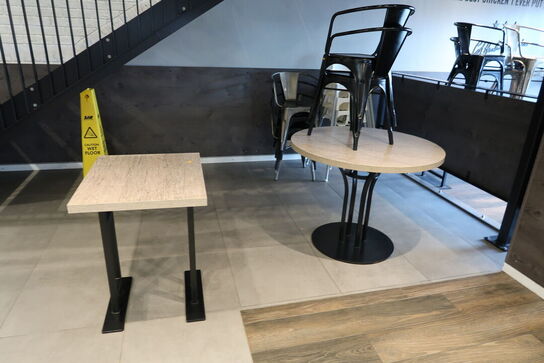 2 stk. borde, 6 stk. stole samt 4 stk. børnestole