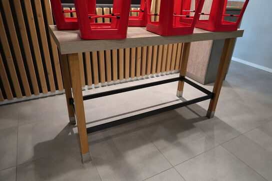 Barbord med 6 stk. barstole