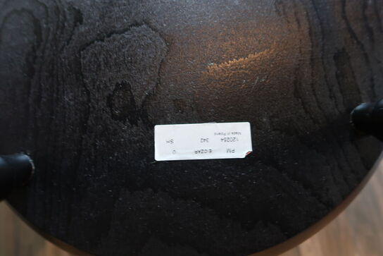 Bord med 7 stk. stole