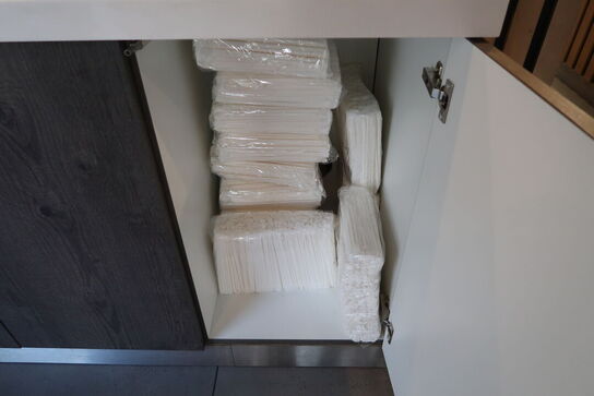 Disk med indhold (sodavandsdispenser medfølger)