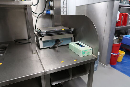 Rustfri stålbord uden indhold