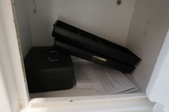 Kontorstol samt printer XEROX B235 og pengeskab