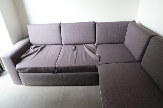 Bord med stol samt sofa