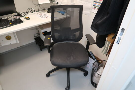 Kontorstol samt printer XEROX B235 og pengeskab