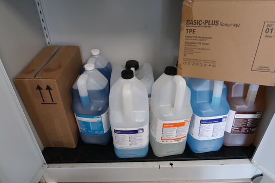 Stålskab med div. Rengøringsmidler