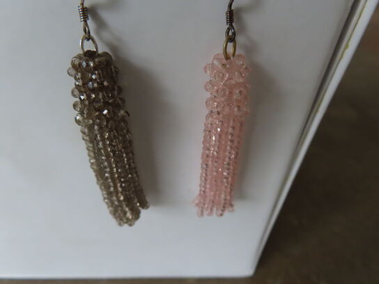 50 stk øreringer i assoterede farver