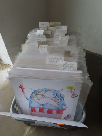 ca. 200 stk kort i (20x30cm) Forskellige billeder og tekst