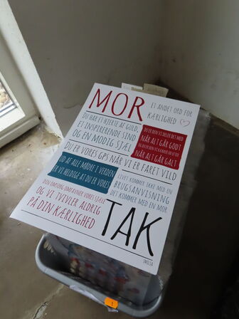 ca. 200 stk kort i (20x30cm) Forskellige billeder og tekst