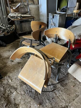 Stole, partytelte/pavillioner, køleskabe, friture m.v. (se billeder)