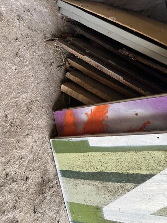 Vinduer, døre, brædder, krydsfinér m.v. (se billeder)