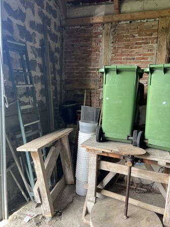 Stole, partytelte/pavillioner, køleskabe, friture m.v. (se billeder)