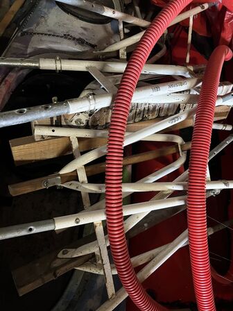 Stole, partytelte/pavillioner, køleskabe, friture m.v. (se billeder)