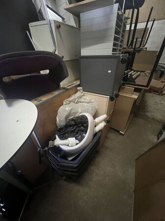 Div. møbler, maskiner m.v.