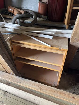 Stole, partytelte/pavillioner, køleskabe, friture m.v. (se billeder)