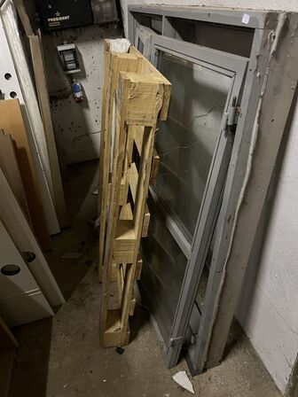 Div. møbler, maskiner m.v.