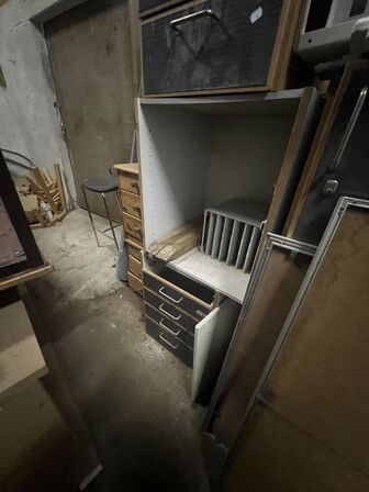 Div. møbler, maskiner m.v.