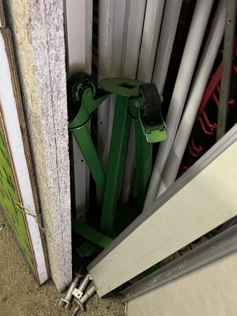 Div. møbler, maskiner m.v.