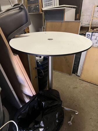 Div. møbler, maskiner m.v.