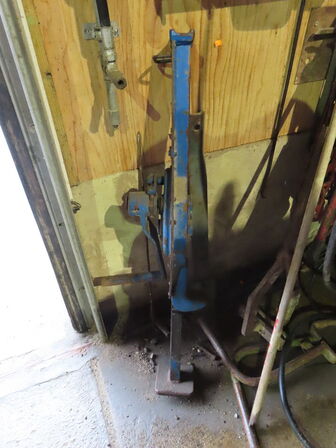 Kaffemølle, boltsakse, m.v.