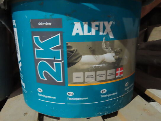 Diverse fliser, arbejdslamper, m.v.