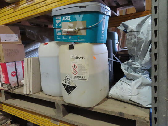 Indhold på 2 hylder af pallereol