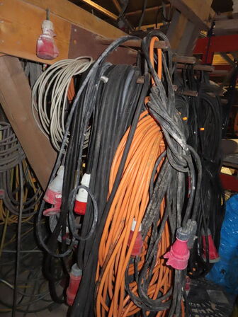 Stort parti kraftkabler