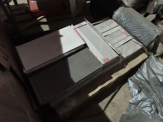 Diverse fliser, arbejdslamper, m.v.