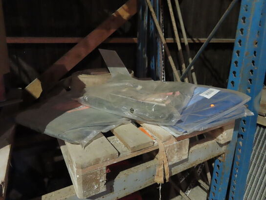 Diverse fliser, arbejdslamper, m.v.