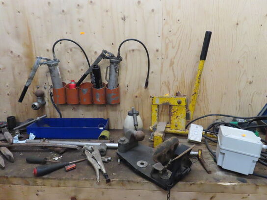 Arbejdsbord med indhold