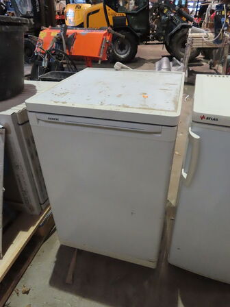 2 stk. køleskabe, m.v.