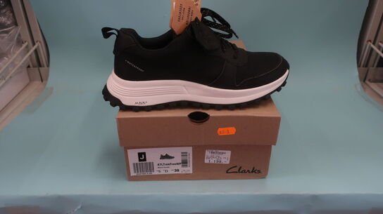 Sneakers CLARKS str. 38