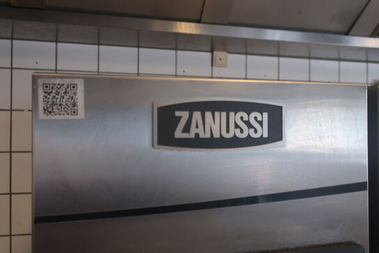 Ovn på stativ ZANUSSI Magistar Combi-TS
