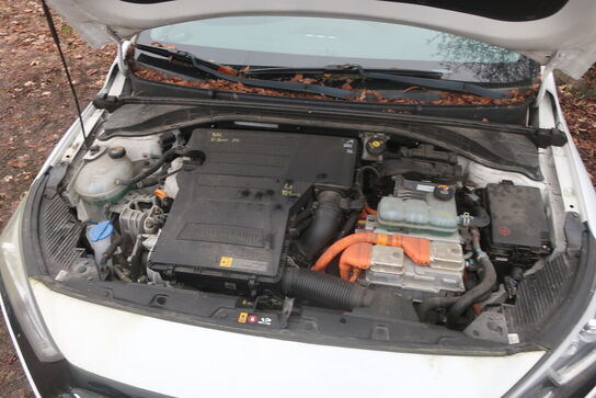 Personbil HYUNDAI LONIQ PHEV HATCHBACK DCT (MOMSFRI)